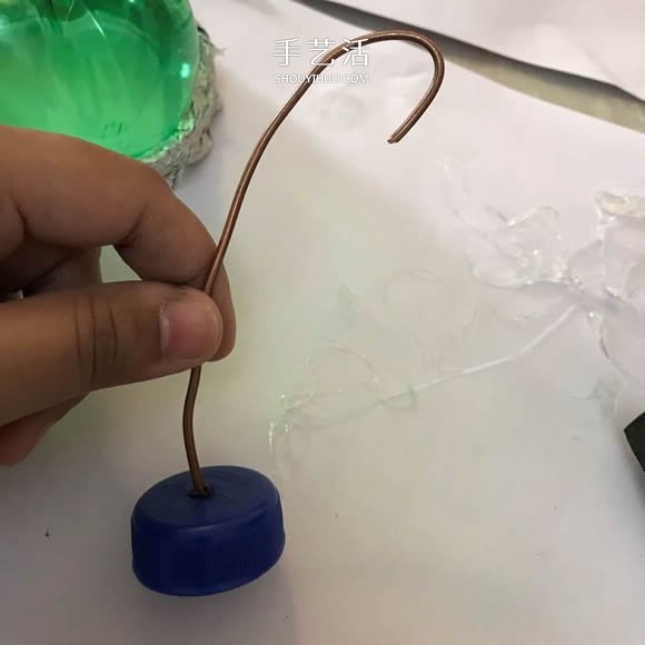 雪碧瓶手工制作万圣节女巫屋图解教程(图10) 雪碧瓶手工制作万圣节女巫屋图解教程(图10)