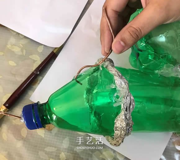 雪碧瓶手工制作万圣节女巫屋图解教程(图11) 雪碧瓶手工制作万圣节女巫屋图解教程(图11)