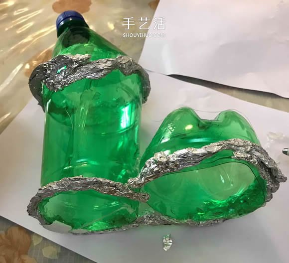 雪碧瓶手工制作万圣节女巫屋图解教程(图9) 雪碧瓶手工制作万圣节女巫屋图解教程(图9)