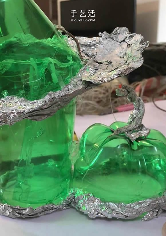 雪碧瓶手工制作万圣节女巫屋图解教程(图12) 雪碧瓶手工制作万圣节女巫屋图解教程(图12)