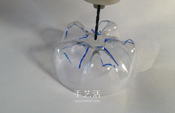 用塑料瓶做潜水艇玩具的方法(图5) 用塑料瓶做潜水艇玩具的方法(图5)