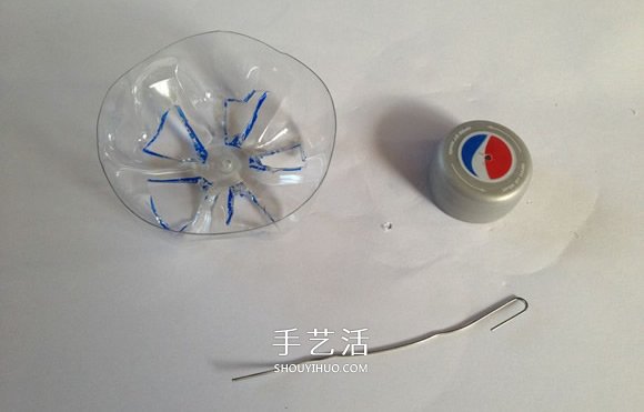 用塑料瓶做潜水艇玩具的方法(图7) 用塑料瓶做潜水艇玩具的方法(图7)