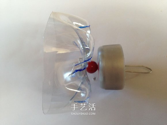 用塑料瓶做潜水艇玩具的方法(图8) 用塑料瓶做潜水艇玩具的方法(图8)