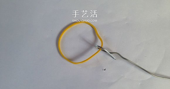用塑料瓶做潜水艇玩具的方法(图14) 用塑料瓶做潜水艇玩具的方法(图14)