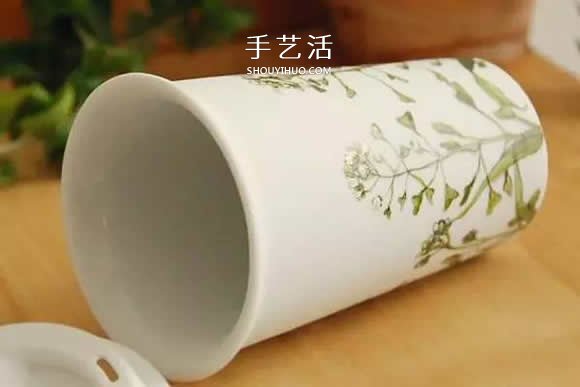 她们把家里的杯碟画成画 将每一天都过成诗!(图23) 她们把家里的杯碟画成画 将每一天都过成诗!(图23)