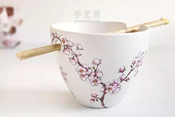 她们把家里的杯碟画成画 将每一天都过成诗!(图34) 她们把家里的杯碟画成画 将每一天都过成诗!(图34)