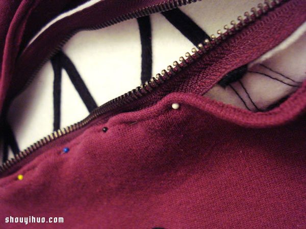 用拉链改造旧衣服 DIY超抢眼猫咪T恤教程(图12) 用拉链改造旧衣服 DIY超抢眼猫咪T恤教程(图12)