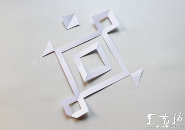 白T恤改造个性T恤的教程(图3)