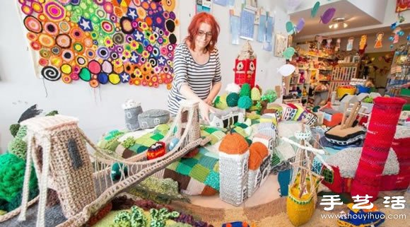 英国手工达人用针织DIY栩栩如生城市场景(图2) 英国手工达人用针织DIY栩栩如生城市场景(图2)