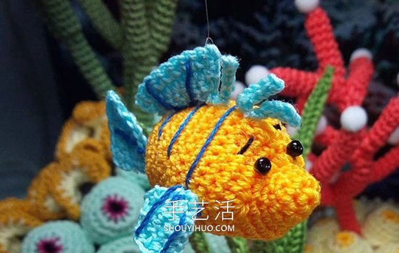 她钩织海洋生物,制作出一个逼真的水族馆(图2) 她钩织海洋生物,制作出一个逼真的水族馆(图2)