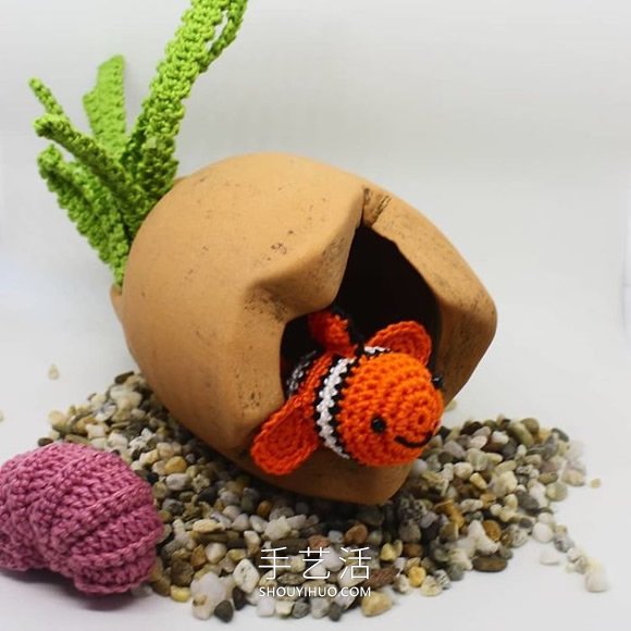 她钩织海洋生物,制作出一个逼真的水族馆(图7) 她钩织海洋生物,制作出一个逼真的水族馆(图7)