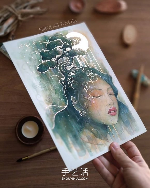 耀眼金箔细节照亮超凡脱俗的神秘女性肖像画(图1) 耀眼金箔细节照亮超凡脱俗的神秘女性肖像画(图1)