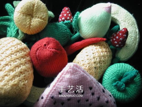 用毛线做水果的作品图片 还能当做趣味靠枕(图7) 用毛线做水果的作品图片 还能当做趣味靠枕(图7)