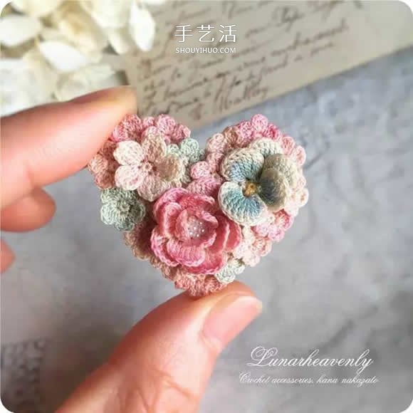 美得不像话！袖珍钩针花朵饰品作品图片欣赏 - 诺云双维造物网