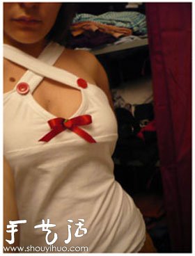 旧T恤改造吊带衫的手工制作方法(图1) 旧T恤改造吊带衫的手工制作方法(图1)