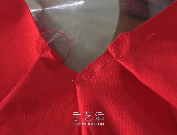 旧T恤改造带流苏性感背心的做法教程(图6) 旧T恤改造带流苏性感背心的做法教程(图6)
