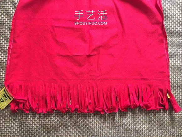 旧T恤改造带流苏性感背心的做法教程(图8) 旧T恤改造带流苏性感背心的做法教程(图8)