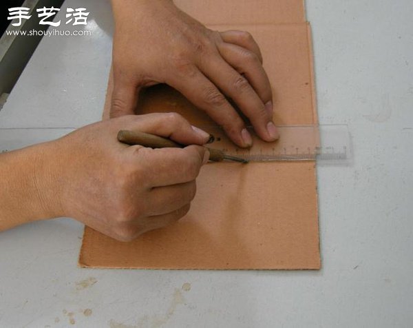 硬纸板废物利用DIY精致收纳柜(图4) 硬纸板废物利用DIY精致收纳柜(图4)