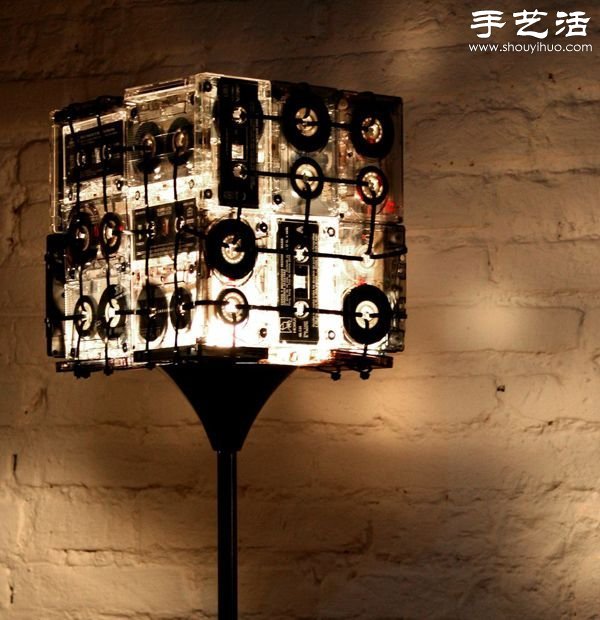 磁带创意手工DIY 制作独一无二怀旧灯具(图3) 磁带创意手工DIY 制作独一无二怀旧灯具(图3)