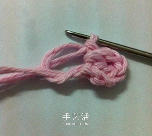 毛线编织莲花胸针的方法 钩针荷花胸花的编法(图8) 毛线编织莲花胸针的方法 钩针荷花胸花的编法(图8)