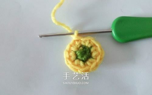 超可爱毛线小花的钩法 钩针编织六瓣花图解(图5) 超可爱毛线小花的钩法 钩针编织六瓣花图解(图5)