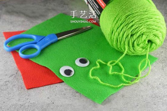 毛线小青蛙手工制作 幼儿做毛线球青蛙的方法(图2) 毛线小青蛙手工制作 幼儿做毛线球青蛙的方法(图2)