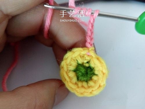 超可爱毛线小花的钩法 钩针编织六瓣花图解(图6) 超可爱毛线小花的钩法 钩针编织六瓣花图解(图6)