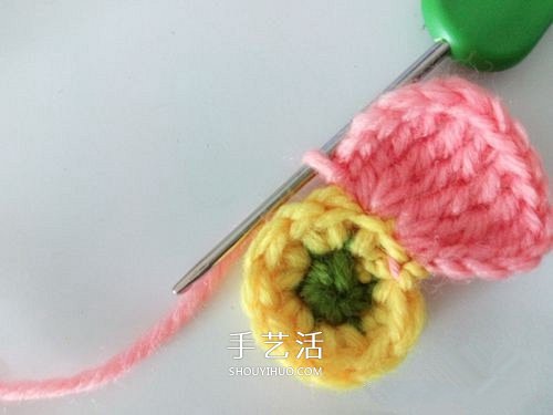 超可爱毛线小花的钩法 钩针编织六瓣花图解(图7) 超可爱毛线小花的钩法 钩针编织六瓣花图解(图7)