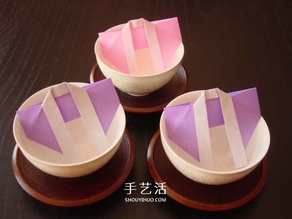 餐巾折纸和服的方法 简单餐巾和服的折法图解(图8) 餐巾折纸和服的方法 简单餐巾和服的折法图解(图8)