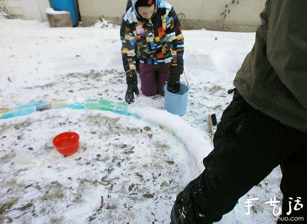 牛奶盒别丢掉 DIY超赞彩虹冰屋(图3) 牛奶盒别丢掉 DIY超赞彩虹冰屋(图3)
