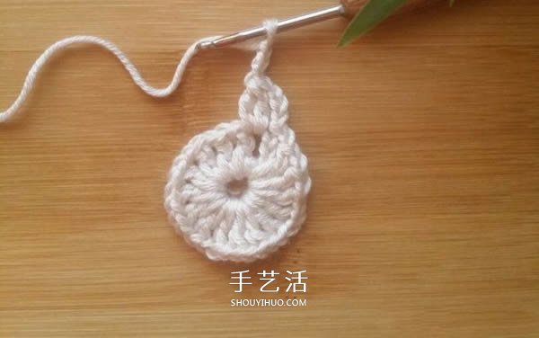 由单元花组合而成！手工钩针编织漂亮毯子图解(图4)