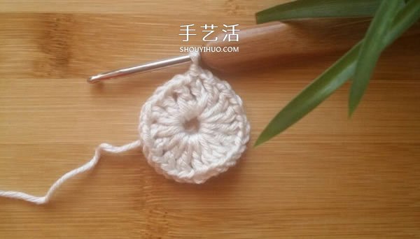 由单元花组合而成！手工钩针编织漂亮毯子图解(图3)