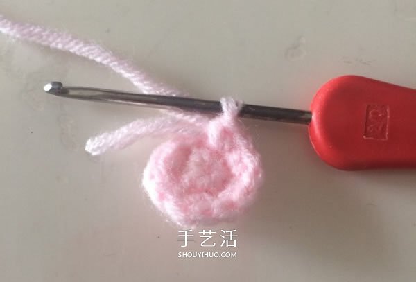 粉嫩鹿头怎么钩图解 钩织可爱小鹿的方法步骤(图3)
