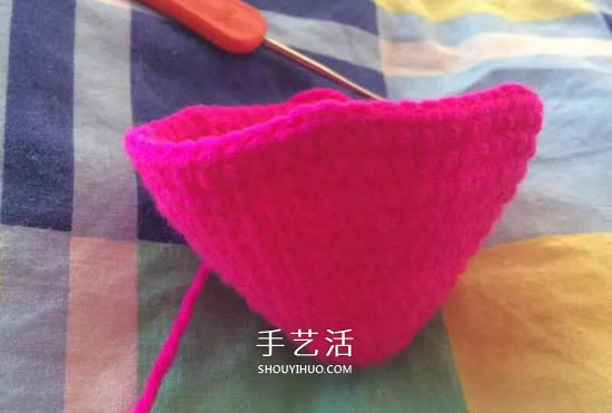 钩织草莓包包的方法 宝宝可爱草莓包的钩法(图2) 钩织草莓包包的方法 宝宝可爱草莓包的钩法(图2)