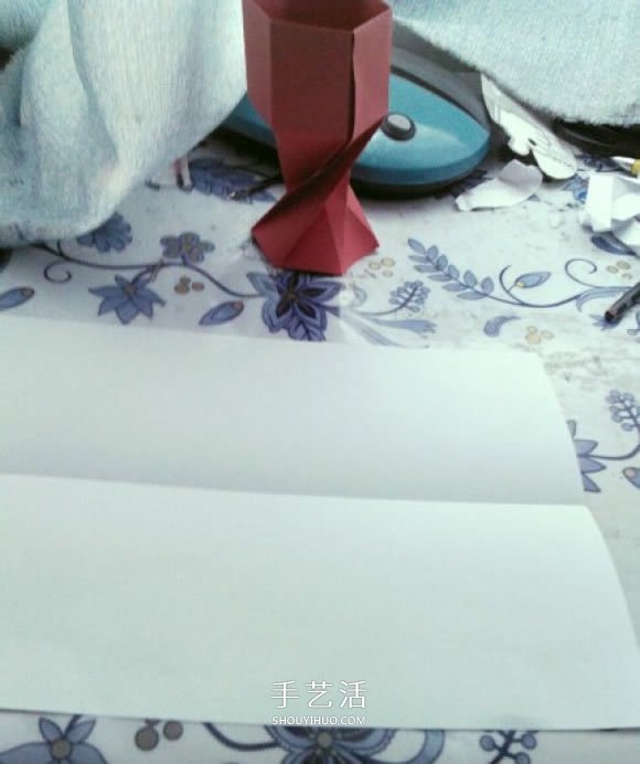 简单高脚杯的折法图解 折纸红酒杯的方法教程(图2) 简单高脚杯的折法图解 折纸红酒杯的方法教程(图2)