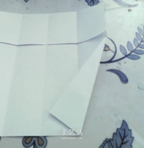 简单高脚杯的折法图解 折纸红酒杯的方法教程(图6) 简单高脚杯的折法图解 折纸红酒杯的方法教程(图6)
