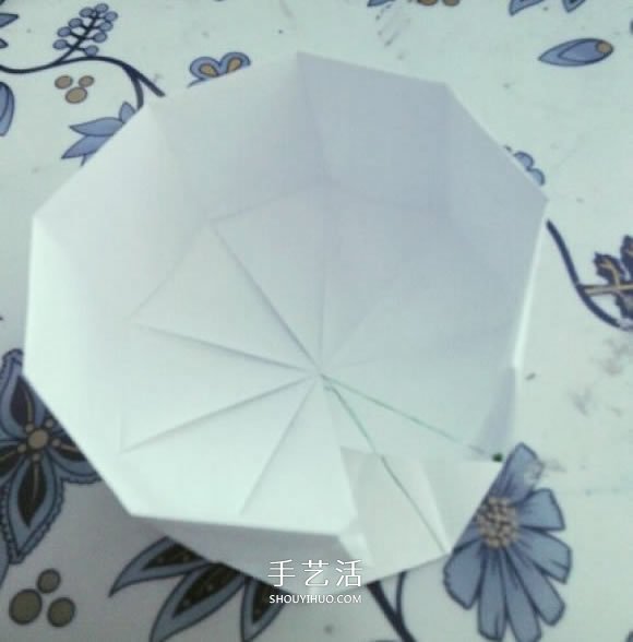 简单高脚杯的折法图解 折纸红酒杯的方法教程(图9) 简单高脚杯的折法图解 折纸红酒杯的方法教程(图9)