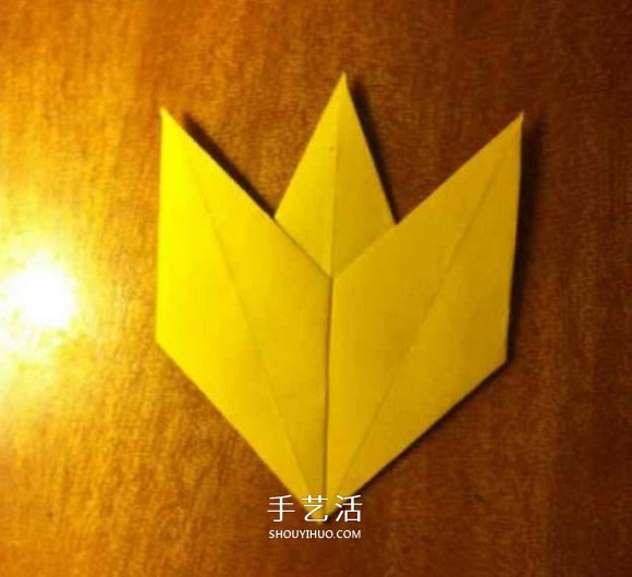 幼儿枫叶的折纸方法 简单折叠枫叶图解教程(图7) 幼儿枫叶的折纸方法 简单折叠枫叶图解教程(图7)