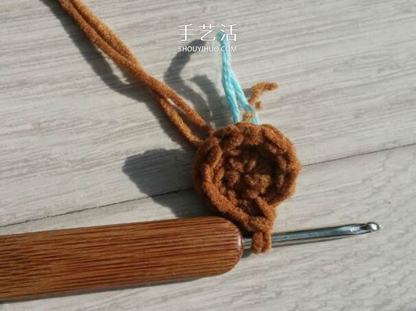 毛线钩织小熊的方法 可爱小熊玩偶的钩法图解(图3) 毛线钩织小熊的方法 可爱小熊玩偶的钩法图解(图3)