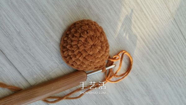毛线钩织小熊的方法 可爱小熊玩偶的钩法图解(图5) 毛线钩织小熊的方法 可爱小熊玩偶的钩法图解(图5)