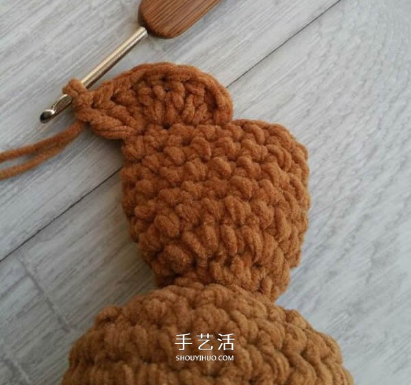 毛线钩织小熊的方法 可爱小熊玩偶的钩法图解(图12) 毛线钩织小熊的方法 可爱小熊玩偶的钩法图解(图12)