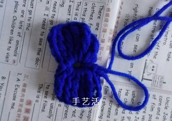 小巧可爱的装饰 手工钩针编织蝴蝶结的图解(图11) 小巧可爱的装饰 手工钩针编织蝴蝶结的图解(图11)