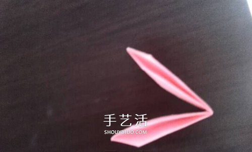 简单雪花的折叠方法 手工折纸雪花的图解教程(图4) 简单雪花的折叠方法 手工折纸雪花的图解教程(图4)