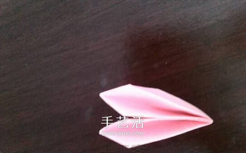 简单雪花的折叠方法 手工折纸雪花的图解教程(图5) 简单雪花的折叠方法 手工折纸雪花的图解教程(图5)