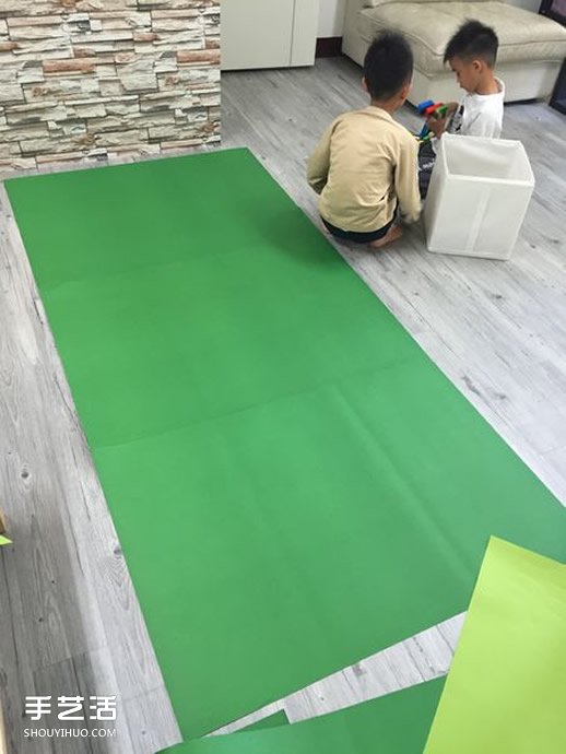 自制大圣诞树的方法 手工折纸大型圣诞树图解(图2) 自制大圣诞树的方法 手工折纸大型圣诞树图解(图2)