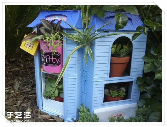 旧玩具手工改制花园里的“面包房”花盆架(图1) 旧玩具手工改制花园里的“面包房”花盆架(图1)