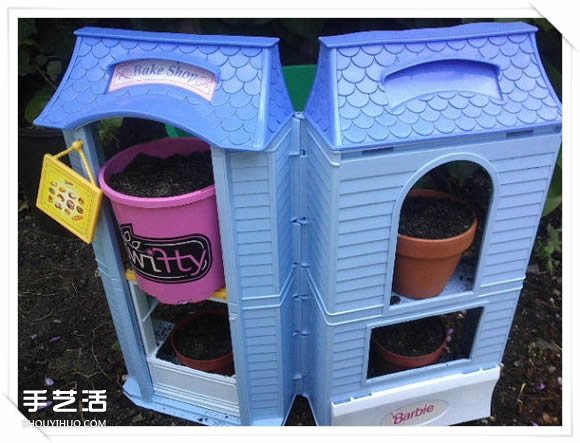 旧玩具手工改制花园里的“面包房”花盆架(图10) 旧玩具手工改制花园里的“面包房”花盆架(图10)
