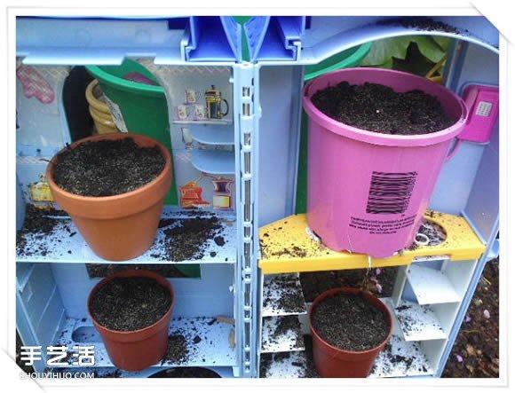 旧玩具手工改制花园里的“面包房”花盆架(图11) 旧玩具手工改制花园里的“面包房”花盆架(图11)