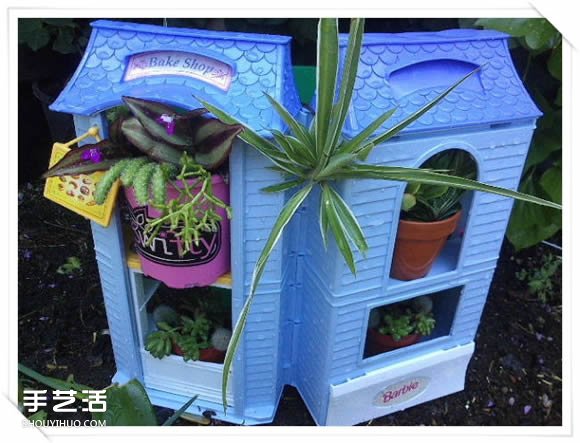 旧玩具手工改制花园里的“面包房”花盆架(图13) 旧玩具手工改制花园里的“面包房”花盆架(图13)