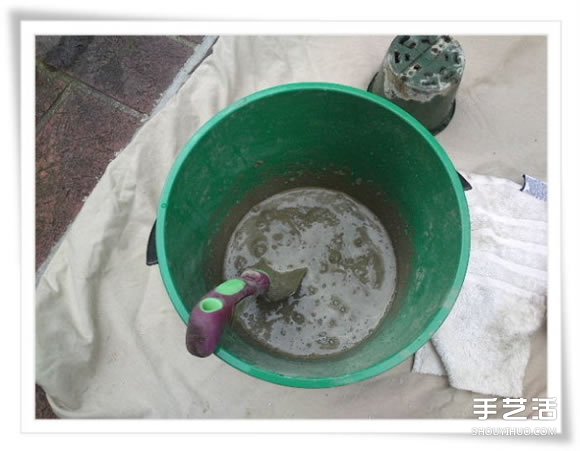 旧毛巾废物利用做花盆 水泥毛巾花盆手工制作(图9) 旧毛巾废物利用做花盆 水泥毛巾花盆手工制作(图9)